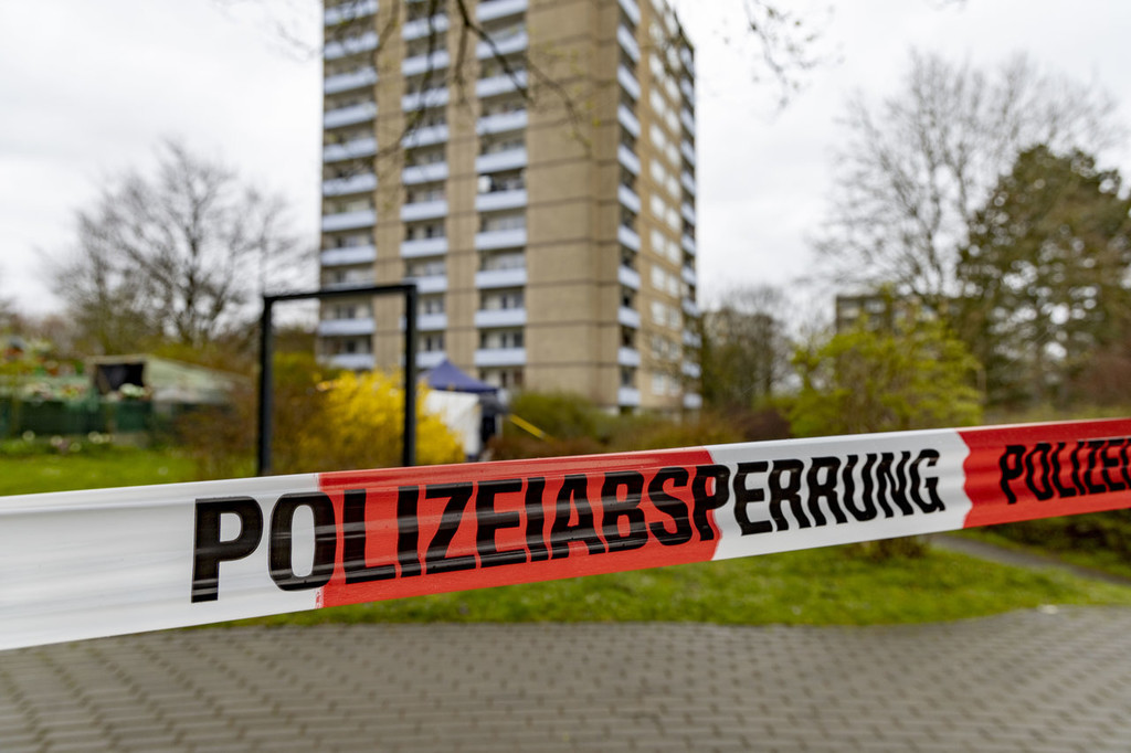 Policja aresztuje podejrzanych (37) po znalezieniu ciała w Aschenberg // Osthessen|News
