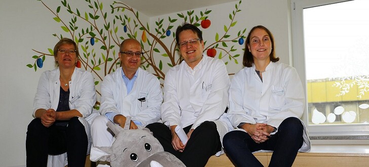 Im Bild von links: Dr. Pia Schlumberger, Markus Schmid, Dr. Holger Hauch und Dr. Carmen Knöppel