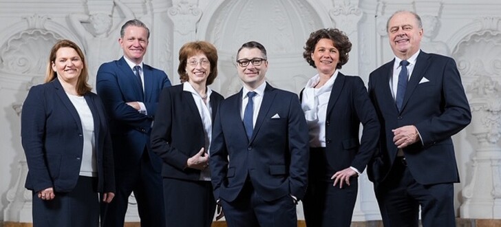 Das Führungsteam von alt & partner (v.li.n.re.): Irene Wall, Jörg Wilms, Christine Ritz, Deniz Arican, Bianca Möller und Hans-Dieter Alt.