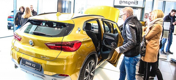 Der erste BMW X 2 wurde am Samstag bei Krah + Enders in Fulda vorgestellt