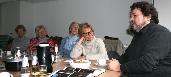 Zu Gast bei den Grünen Damen im Bad Hersfelder Klinikum: Festspielintendant Joern Hinkel.