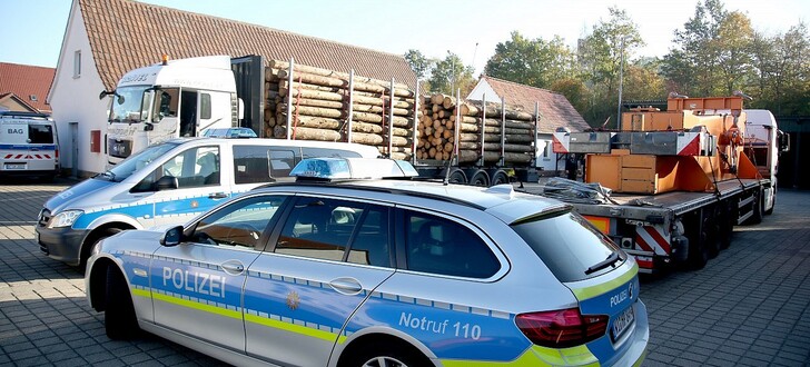 In Kirchheim werden am Donnerstag Lastwagen und Busse sowie Kleintransporter überprüft